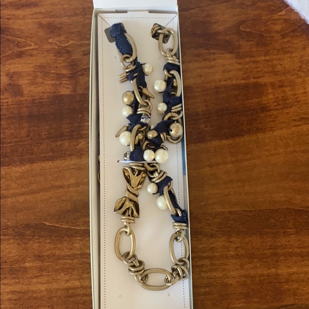 The French Twist Ribbon Necklace